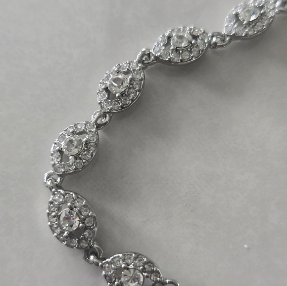 Givenchy Silver-Tone Crystal Stone Flex Bracelet Women New - Picture 4 of 9